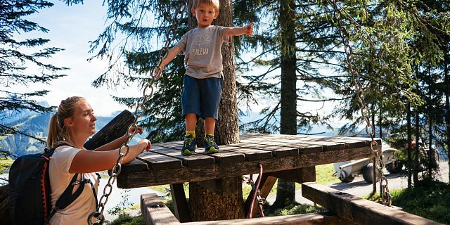 Kitzbüheler Alpen Hero Family Danzl in the low rope garden at Timoks Alm in Fieberbrunn c Daniel Gollner